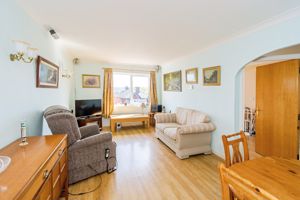 LIVING ROOM- click for photo gallery